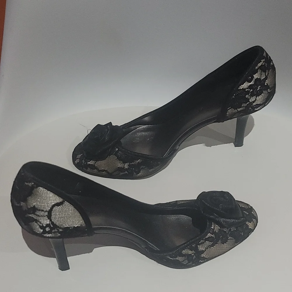 Black Lace High Heels size 8. 3.5" heel - Picture 2 of 8